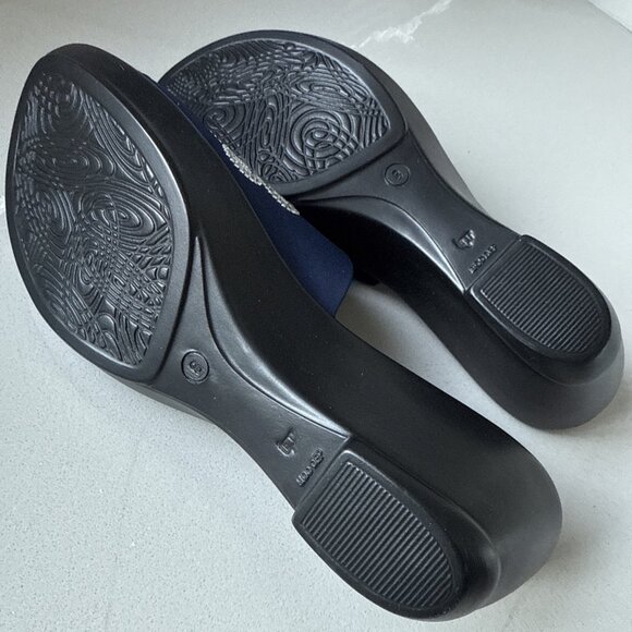 NEW IN BOX Onex Rory Sandals Size 8 Blue With Silver Rhinestones Slip On - Picture 7 of 10